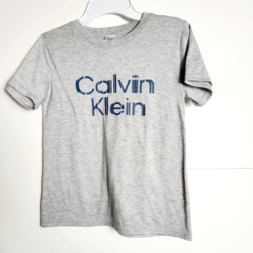 💚Calvin Klein Gray and Blue Short Sleeve  Boys T-shirt Size: 7/8